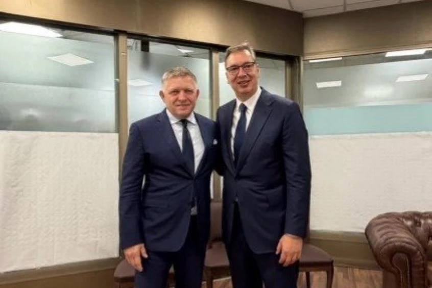 FICO STIGAO U NOVI SAD, DOČEKAO GA VUČIĆ! Više od 100.000 ljudi na Trgu slobode ih čeka - FANTASTIČNE SLIKE U SRPSKOJ ATINI PRED SKUP "UJEDINJENE SRBIJE" (FOTO, VIDEO)
