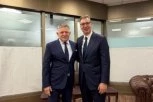 FICO STIGAO U NOVI SAD, DOČEKAO GA VUČIĆ! Više od 100.000 ljudi na Trgu slobode ih čeka - FANTASTIČNE SLIKE U SRPSKOJ ATINI PRED SKUP "UJEDINJENE SRBIJE" (FOTO, VIDEO)