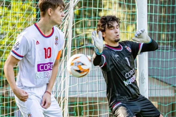 PRŠTI U FINALU! Srbija napada, Rumuni faulovima zaustavljaju naše momke!