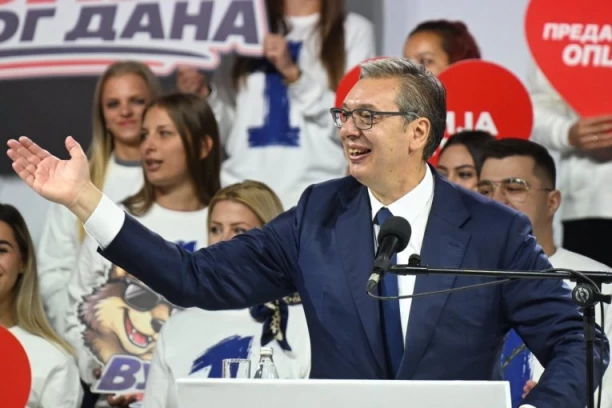"NEMA VIŠE POLITIKE U ŠKOLAMA I NA FAKULTETIMA!" Vučić zagrmeo u Novom Sadu: Ne damo da deca budu taoci politike