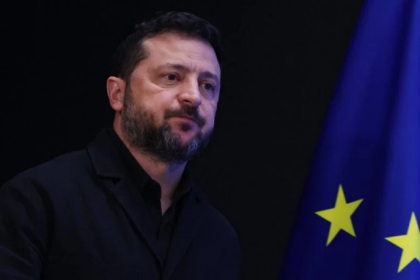 MASOVNI NAPAD NA UKRAJINU! Više od 350.000 ljudi u Dnjepru bez struje, gore skladišta u Kijevu, Zelenski se hitno oglasio (VIDEO)