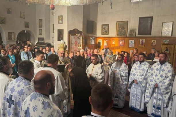 KNIN NIJE ZABORAVIO SVOJU VERU: Vladika dalmatinski Nikodim na prazničnoj liturgiji poslao poruku koja Srbima mnogo znači
