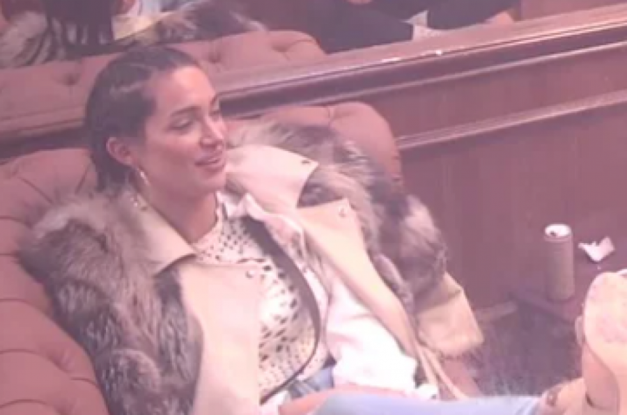 SKANDAL EPSKIH RAZMENA U NAJAVI: Laura spremna da UNIŠTI vezu Osmakčića i Glorije, uhvaćena na DELU! (FOTO)
