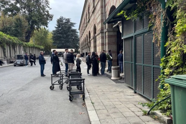 Potresne scene na kremaciji Vladimira Vuletića: Ovome se malo ko nadao (FOTO)
