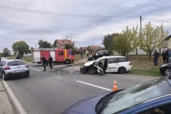 TEŠKA SAOBRAĆAJNA NEZGODA KOD ŠAPCA! Pokušao da zaobiđe kolonu i izgubuo kontrolu
