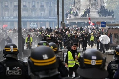 FRANCUSKA NA NOGAMA! Na ulicama 70.000 policajaca, zatvoreni muzeji i opere, metro ne radi - očekuje se POLA MILIONA DEMONSTRANATA!