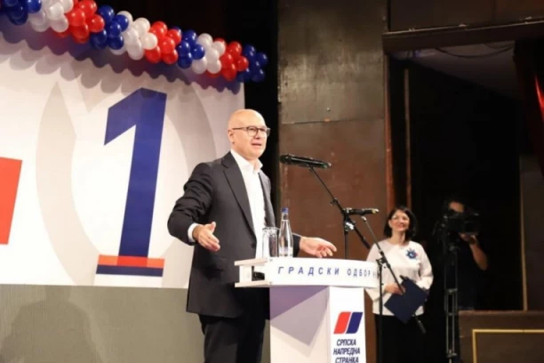 MILOŠ VUČEVIĆ I MILAN KNEŽEVIĆ NA PREDIZBORNOJ TRIBINI U NIŠU: "Biće iz keca u kec, jer vuk je vuk, a zec je zec"! (FOTO)