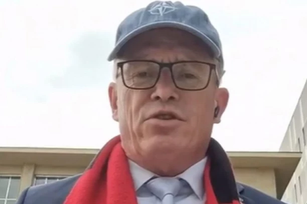 AKO MISLITE DA JE MLADIĆ DOBAR, IZOLOVAĆEMO SRBIJU! Albanski lobista podržao "studente": "Pošaljite Vučića u Sibir!" (VIDEO)