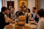 KAKAV JE RASPORED GOSTIJU ZA SLAVSKIM STOLOM I KO PRVI ZA NJEGA SEDA: Sutra je Tomindan, velika srpska slava, i dobro vodite računa