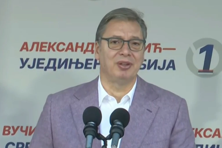 OBRAĆA SE VUČIĆ! Počeo veliki skup "Ujedinjene Srbije u Kruševcu!"