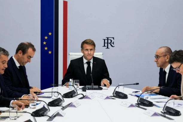 PROTESTI U FRANCUSKOJ: Drama posle nasilja, Makron odbio ostavku ministra policije!
