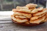DOMAĆE MEKIKE KAO NEKAD: Spolja hrskave, iznutra mekane - tajna je u testu (RECEPT)