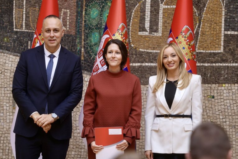 Uručena rešenja o subvencijama za kupovinu prvog stana