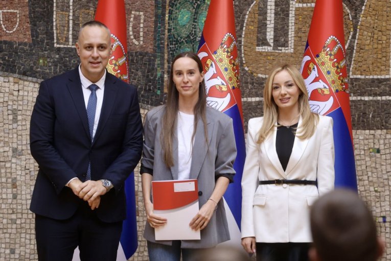 Uručena rešenja o subvencijama za kupovinu prvog stana