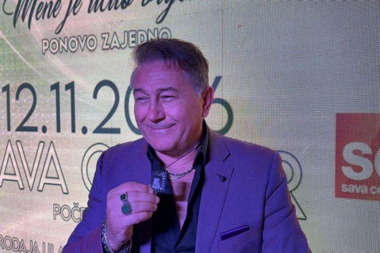 Halid Muslimović, pevač