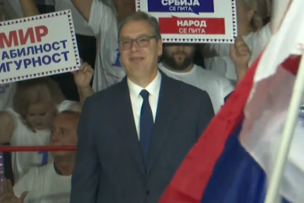 SVE SE ORI OD "RUZMARINA" Aleksandar Vučić na velikom skupu "Ujedinjene Srbije" u Čačku -  hala "Borac" krcata! (FOTO, VIDEO)