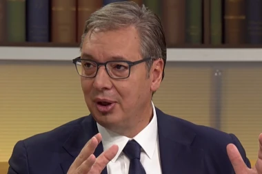 "STAVILI SU SLIKU ALBANCA I NAPISALI DA JE TO MOJ OTAC" Aleksandar Vučić u "Ćirilici" otvoreno o torturi koju trpi 10 godina