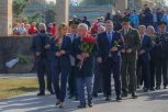 OBELEŽEN DAN OSLOBOĐENJA BEOGRADA: Položeni venci na Groblju oslobodilaca (VIDEO)
