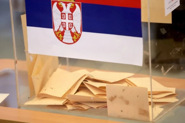 POČELA ISPORUKA GLASAČKIH LISTIĆA! Evo koliko je odštampano!