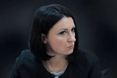 "OBIČNE STE KUKAVICE KOJE LAŽU, PODMUKLO PODMEĆU!" Otvoreno pismo Vladanke Malović redakciji N1 posle skandalozne zabrane za Vučića