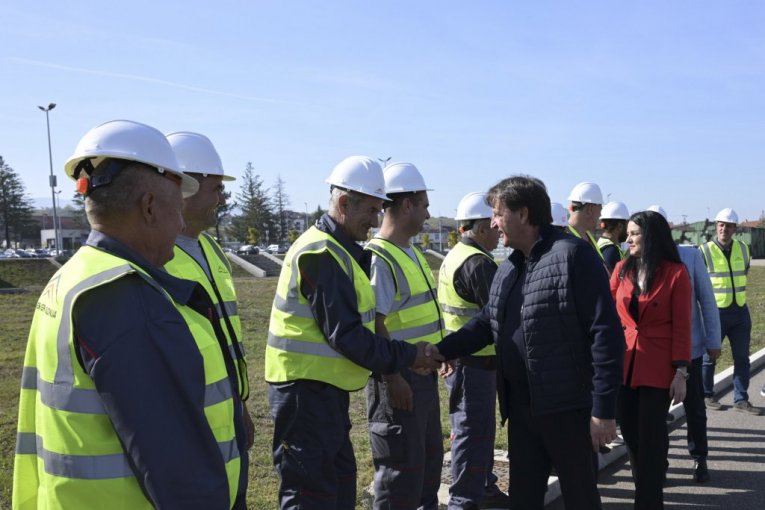 Bratislav Gašić obišao je danas kasarnu „Podnarednik Momčilo Gavrić“ u Loznici