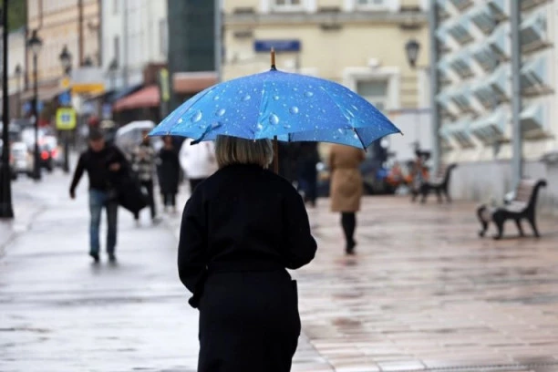 NE IZLAZITE BEZ KIŠOBRANA! U Srbiji danas oblačno i svežije, evo gde će PLJUŠTATI