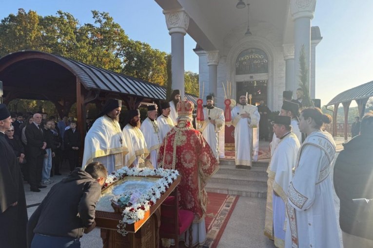 U Šumaricama u toku liturgija povodom 21. oktobra
