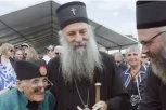 SLIKA KOJA JE DIRNULA SRBE ŠIROM SVETA: Susret patrijarha Porfirija i bake Sofije (105), koja je u ratu bila bolničarka u četi vojvode Đujića