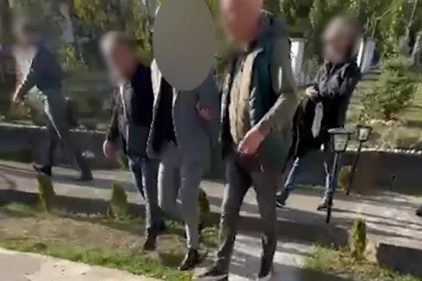 PRIČAO DA BI GA IZBO NOŽEM?! OVO SU DETALJI PRLJAVOG PLANA: Uhapšeni narko-diler iz Novog Sada planirao da ubije kandidata SNS Vukašina Đokovića?
