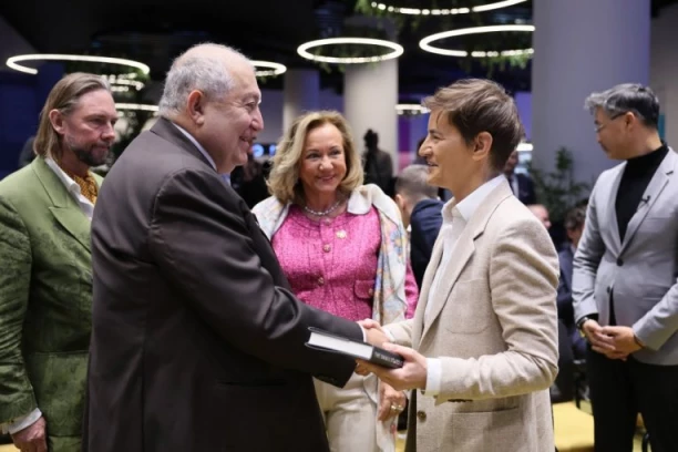 Brnabić: Srbija gradi mostove između Evrope i Azije, privreda treba da bude pokretač saradnje