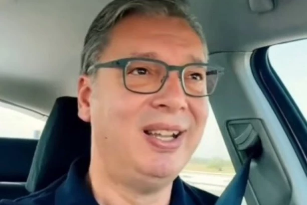 VOZI "ŠKODU" NA PUTU KA NIŠU I PEVA "RUZMARIN"! Vučić objavio hit-video: "Danas ćemo da napravimo i najbolju žurku!" (VIDEO)