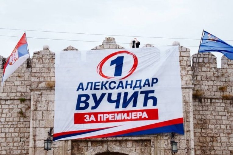 Mladi uz Aleksandra Vučića 