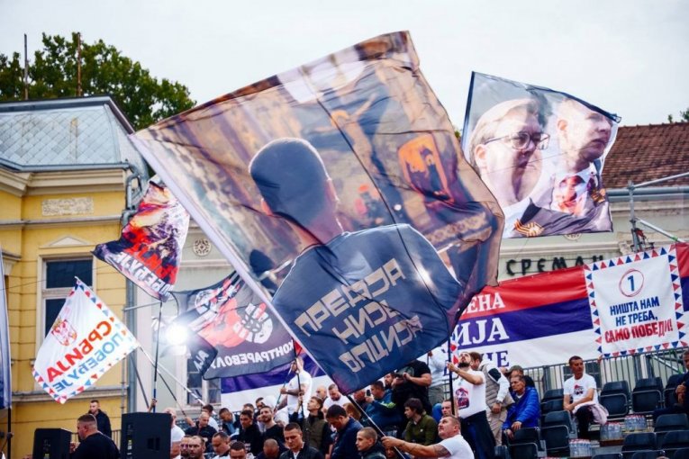 Mladi uz Aleksandra Vučića 