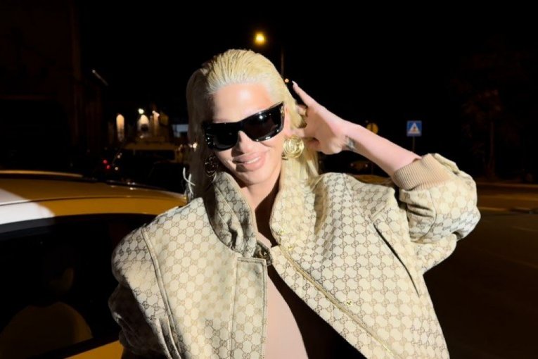 Jelena Karleuša, pevačica