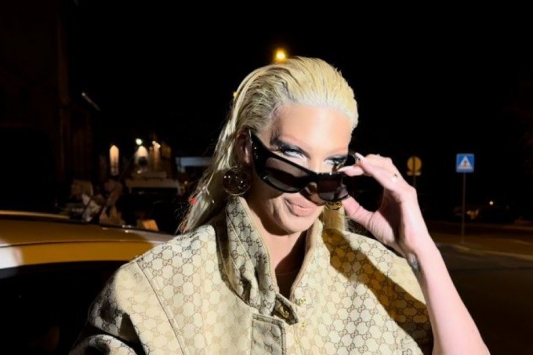 Jelena Karleuša, pevačica