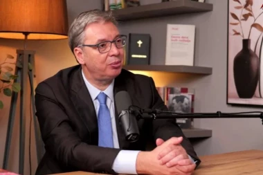 „ĐUKANOVIĆ IMA ŽIVOTNI OSVETNIČKI INTERES DA ME POBEDI!“ Vučić o predstojećim izborima u podkastu „Albatros news“: Milo javno i finansijski podržava moje protivnike