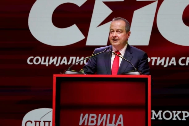 SPS JE STUB STABILNOSTI I ČUVAR NACIONALNIH INTERESA SRBIJE: Ivica Dačić poručio sa skupa u Surdulici
