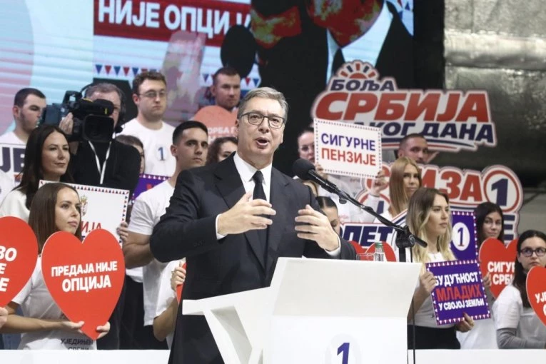 "OVO NIKADA NEĆE IMATI, OVO NE DOLAZI SPOLJA!" Vučić pred punom Halom sportova - Vi ste već pobedili! (VIDEO)