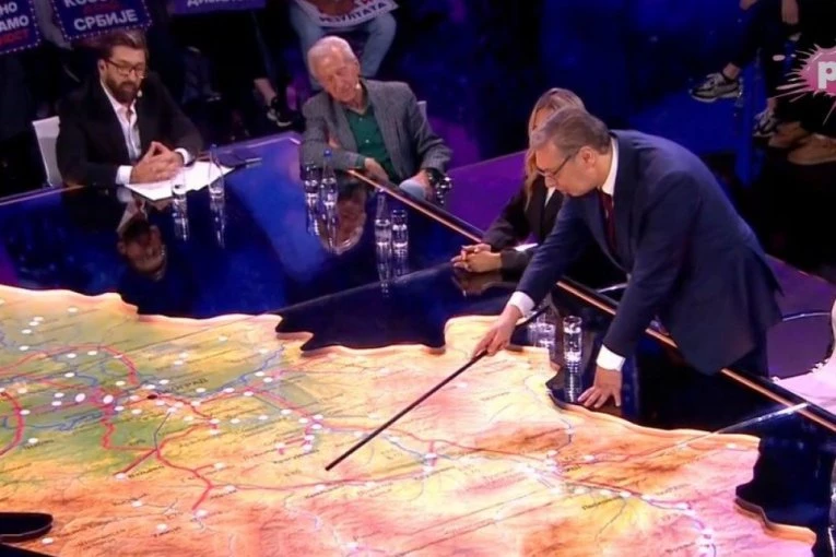 "KAD HOĆE DA MI POPRAVE RASPOLOŽENJE, DAJU MI MAPU PUTEVA" Vučić o svemu što se izgradilo u Srbiji