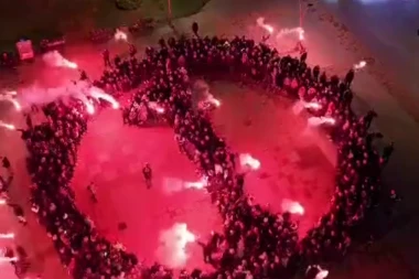 VELIČANSTVENA SLIKA IZ ČAČKA! Ljudi formirali jedinicu telima i celom svetu poslali jasnu poruku - U NEDELJU ZAOKRUŽUJEMO BROJ JEDAN! (VIDEO)