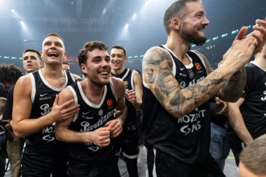 Grobari slave, Partizan javio vest godine: Crno-bela euforija do neba