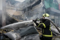 RUSI RAZORILI UKRAJINSKI GRAD USRED DANA! Jezivi prizori na železničkoj stanici, najmanje 13 MRTVIH! (FOTO, VIDEO)