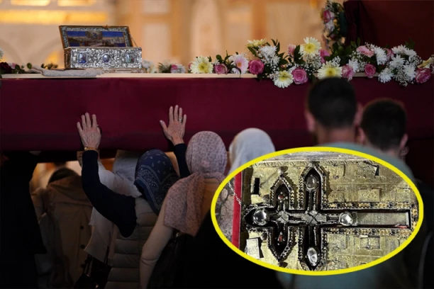 STIŽE KRST S GOLGOTE! Posle pojasa Bogorodice, u Beogradu još jedna neprocenjiva relikvija sa Svete Gore