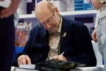 DR GIDEON GRAJF POSETIO SAJAM KNJIGA! Jedan od najistaknutijih istraživača Holokausta na štandu Fondacije „Za srpski narod i državu” (FOTO)