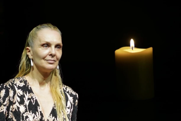ESTRADA ZAVIJENA U CRNO, UMRO ZORAN TUTUNOVIĆ TUTUN: Muzički velikan sa VIŠE OD 300 HITOVA bio kum Nedeljka Bajića Baje i muž Eleonore Barudžije!