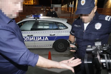 OVO SU DELOVI TOPOVSKOG UDARA KOJI SU PRONAĐENI ISPRED INFORMERA! Povređen snimatelj, od eksplozije mu je šikljala krv iz ušiju! (FOTO)