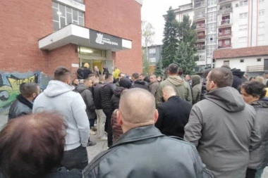 Od Raške do Vranja formirani redovi za glasanje: Srbi sa KiM izašli na izbore