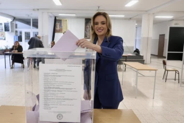 Milica Đurđević Stamenkovski glasala u OŠ "Janko Veselinović" na Voždovcu