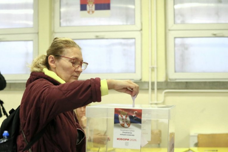 Gužve širom Srbije na glasačkim mestima