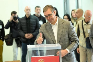 "BILO JE MNOGO TEŠKIH TRENUTAKA, ALI SE NA KRAJU VIDI ŠTA SMO NAPRAVILI!" Vučić za Republiku: Sve se diže i gradi! (VIDEO)